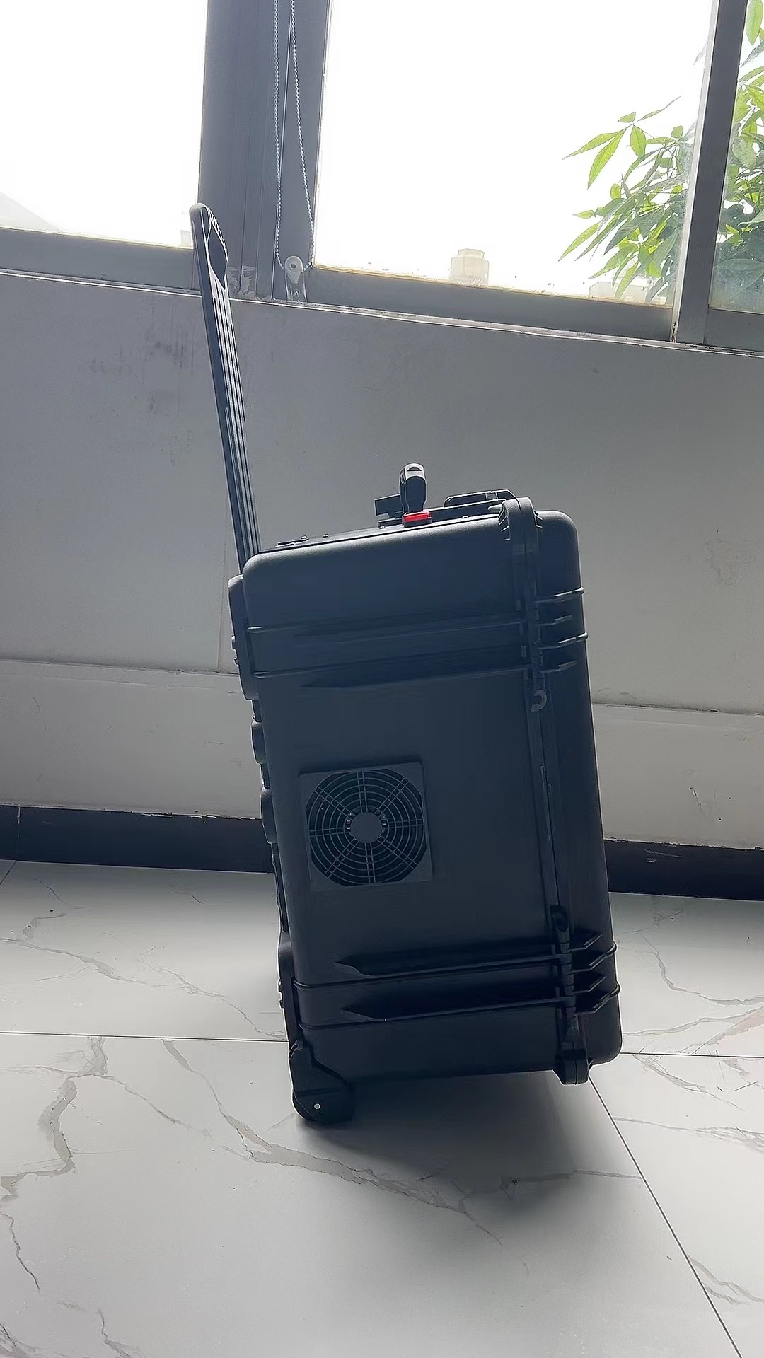 三沙手拉箱型移动通信干扰器